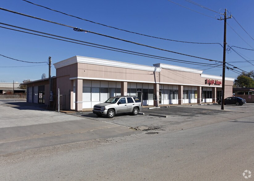 More Photos Of 5108-5112 Ashbrook Dr, Houston Freestanding For Lease