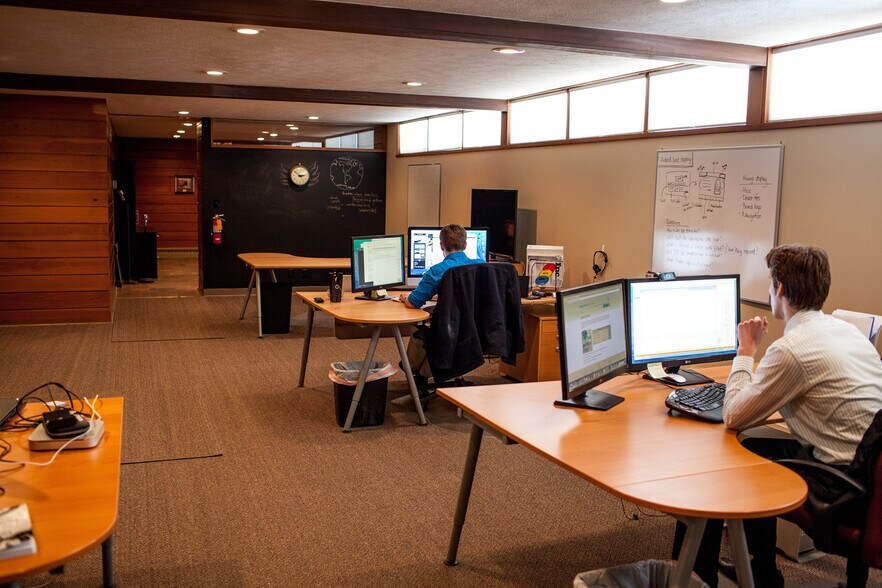 More Photos Of 1433 Northside Blvd, South Bend Office For Sale