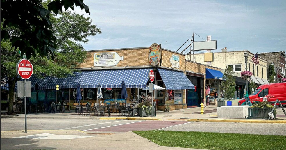 More Photos Of 100 Broad St, Lake Geneva Restaurant For Sale