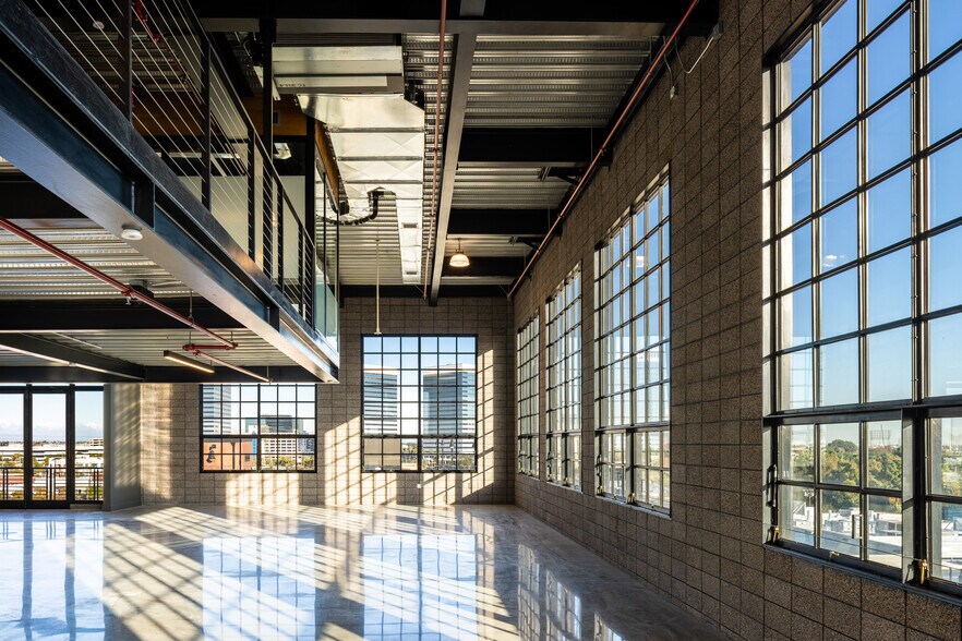 More Photos Of 1320-1330 E Franklin Ave, El Segundo Service For Lease