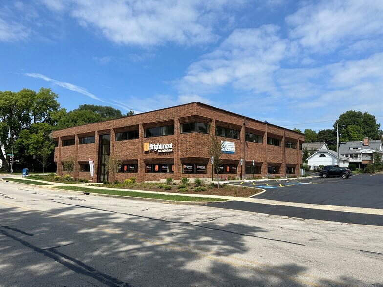 More Photos Of 445 W Jackson Ave, Naperville Medical For Lease