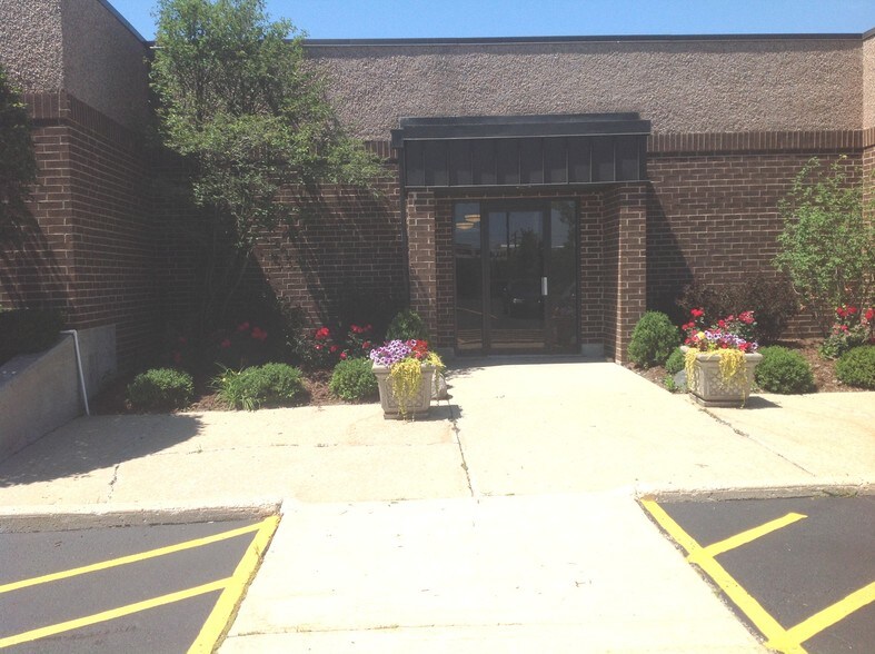 More Photos Of 155 Revere Dr, Northbrook Office For Lease