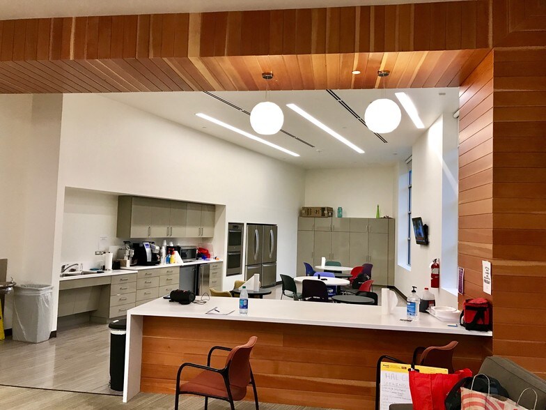 More Photos Of 2233 W North Loop Blvd, Austin Office For Sale