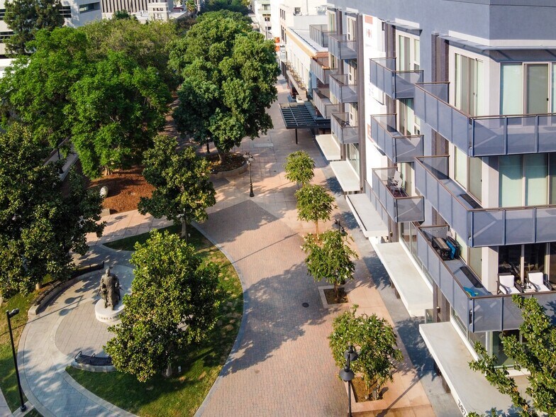 More Photos Of 3870 Main St, Riverside Apartments For Lease