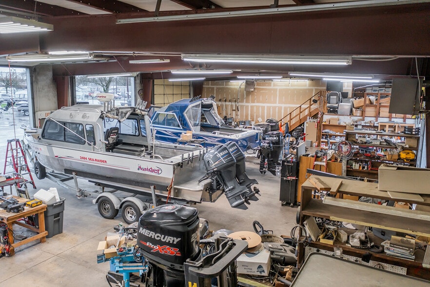 More Photos Of 1700 Highway 99 N, Eugene General Retail For Sale