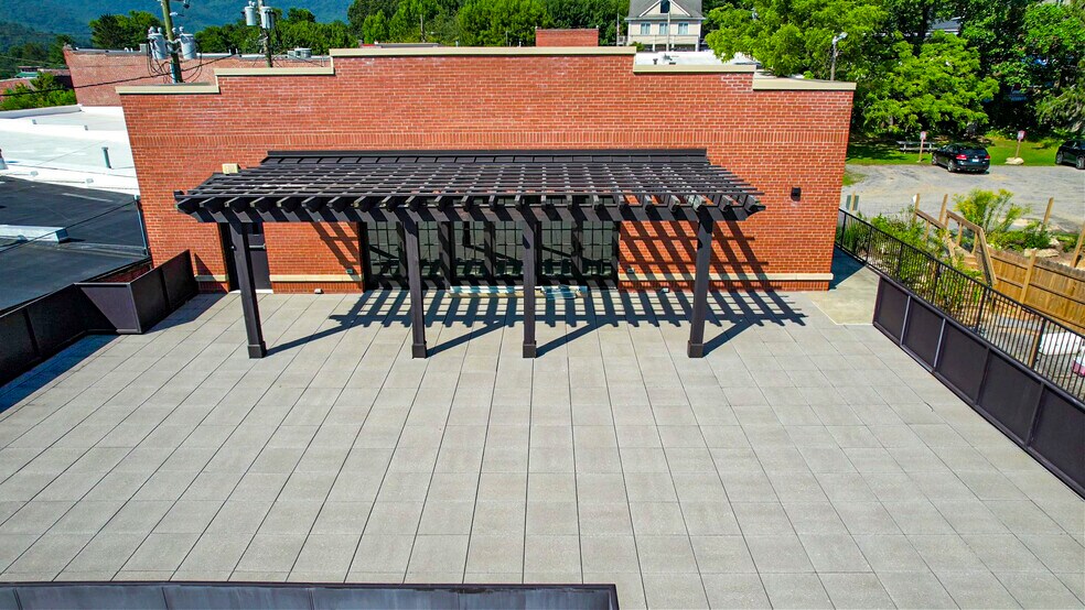 More Photos Of 128 Broadway St, Black Mountain Restaurant For Sale