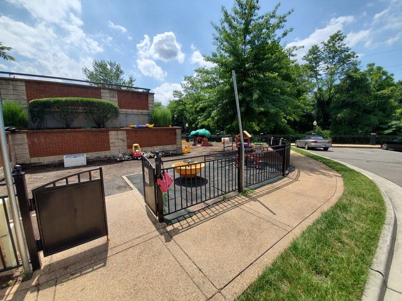More Photos Of 9110 Railroad Dr, Manassas Park Medical For Lease
