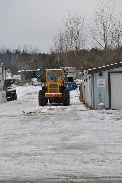 More Photos Of 86 Holland Rd, Brimfield Auto Repair For Sale