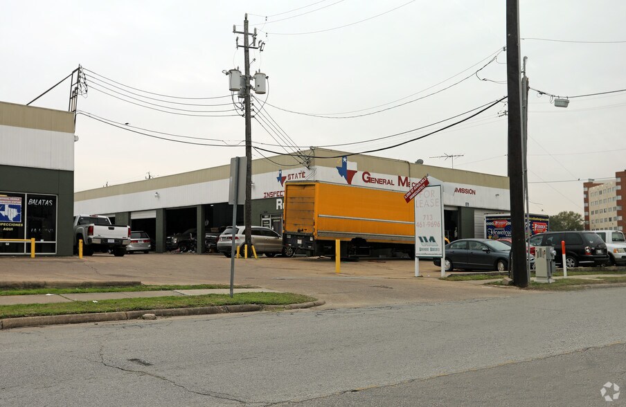 More Photos Of 5521 Glenmont Dr, Houston Warehouse For Lease