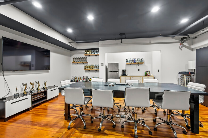 More Photos Of 1004 Brookstown Ave, Winston-Salem Loft Creative Space For Lease