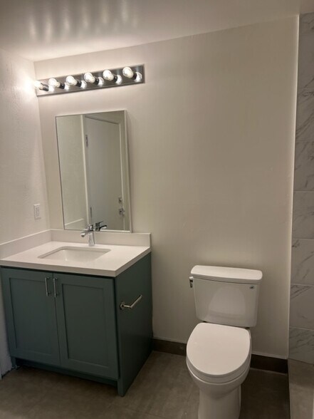 More Photos Of 828 E Venice Blvd, Venice Apartments For Sale