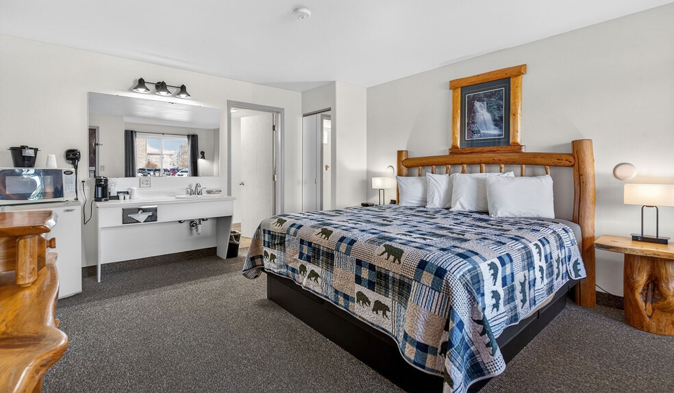 More Photos Of 102 E Greenwood St, Enterprise Hotel For Sale