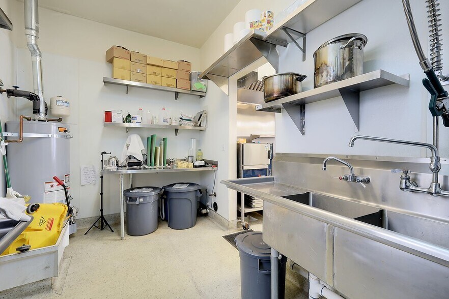 More Photos Of 725 Plumas St, Yuba City Storefront For Sale