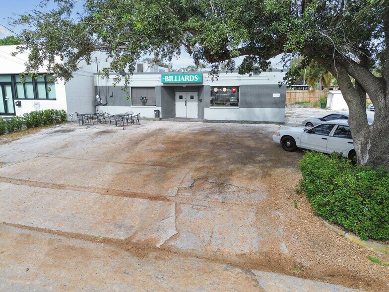More Photos Of 1212 Rogers St, Clearwater Bar For Sale