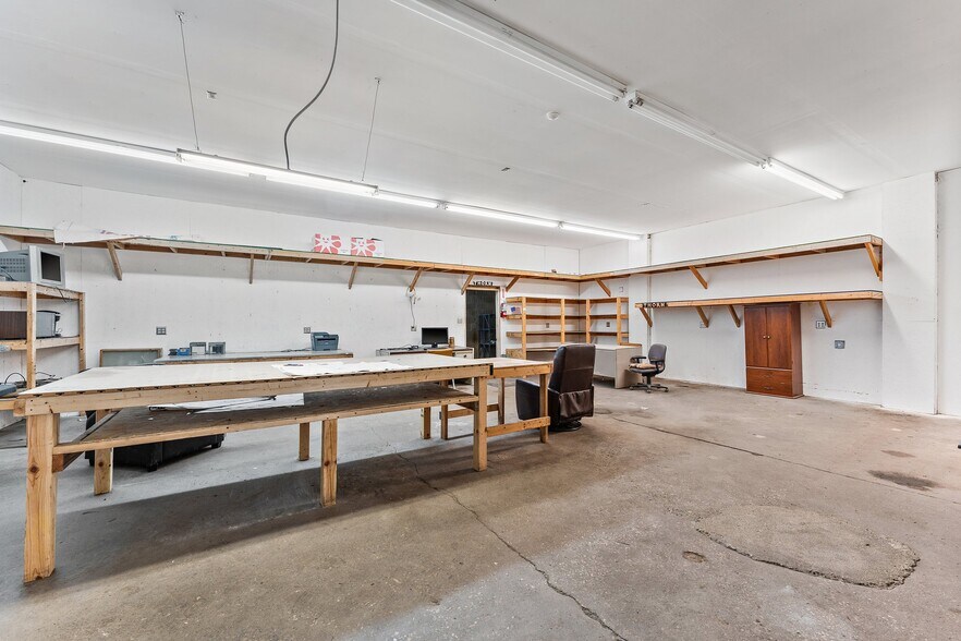 More Photos Of 5680 Central Ave, Portage Warehouse For Lease