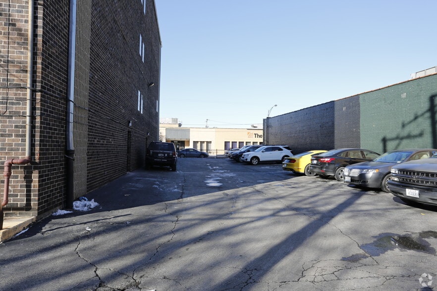 More Photos Of 3055 W 111th St, Chicago Office For Lease