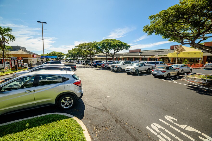 More Photos Of 74-5586 Palani Rd, Kailua Kona General Retail For Sale