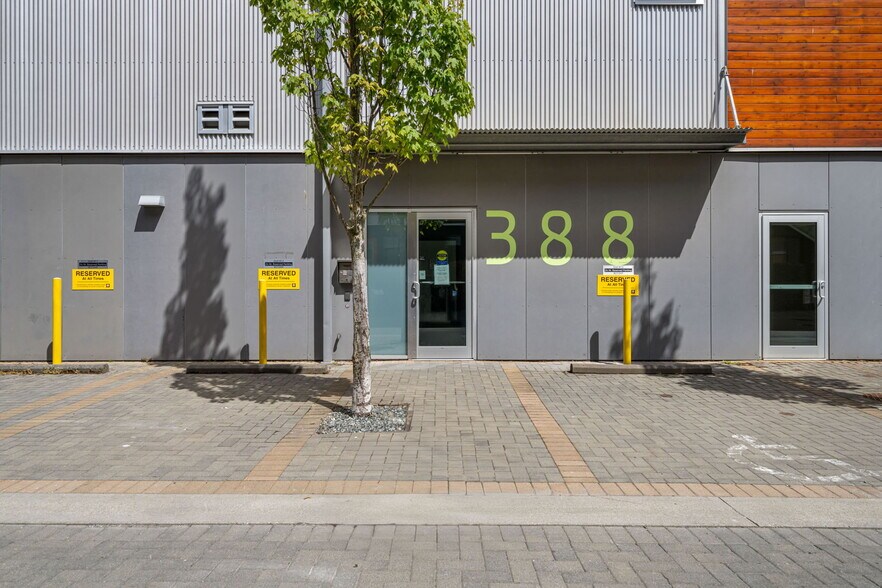 More Photos Of 388 Harbour Rd, Victoria Storefront Retail Office For Sale