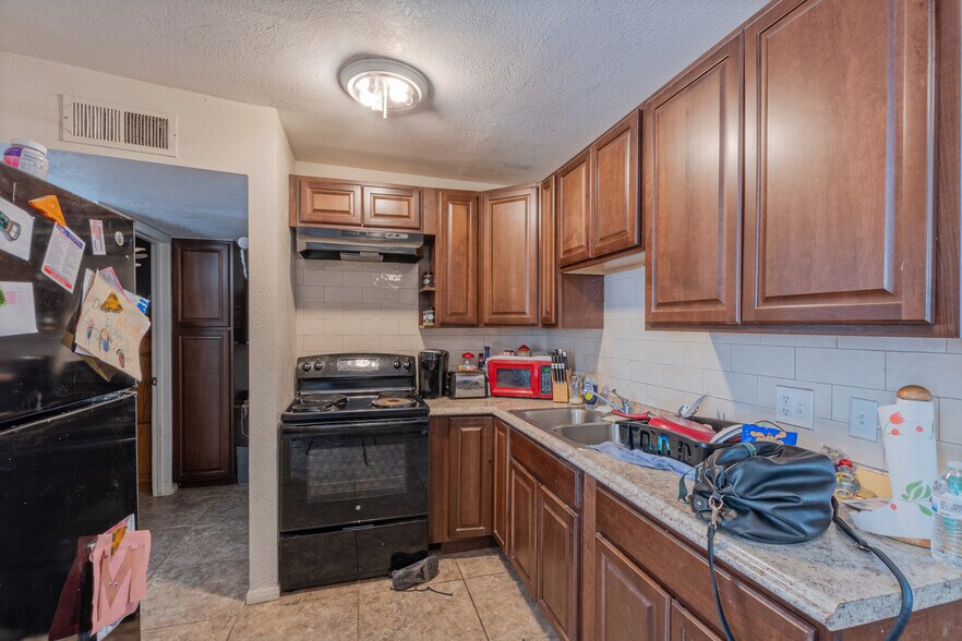 More Photos Of 1150 N April Cir, Mesa Multifamily For Sale