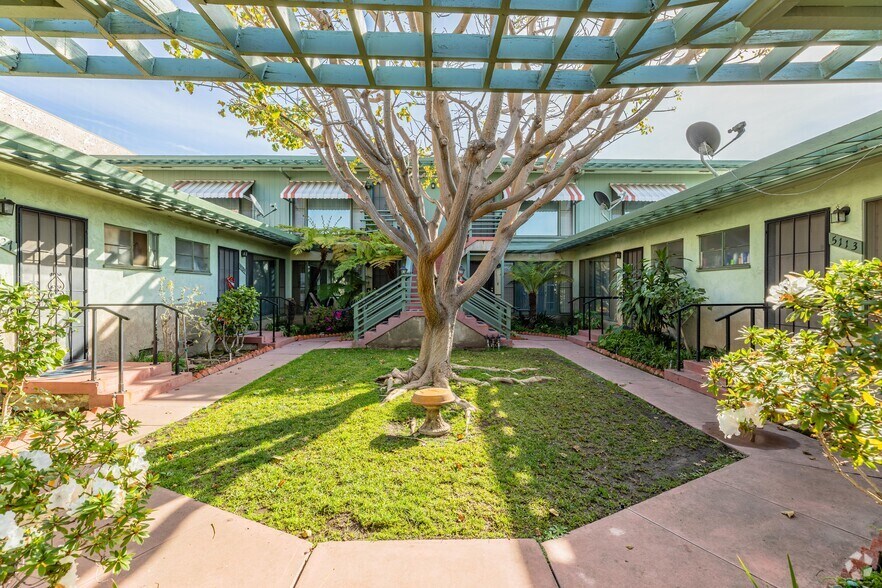 More Photos Of 8870-8878 La Mesa Blvd, La Mesa Storefront For Sale