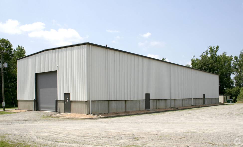 Primary Photo Of 101 Lummis Rd, Suffolk Warehouse For Lease