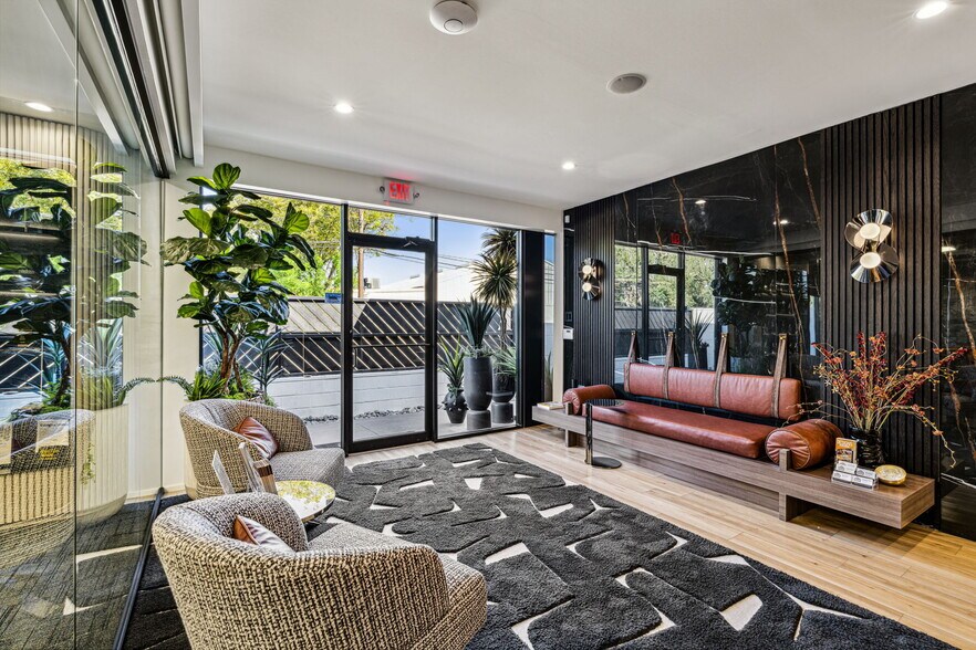 More Photos Of 5703-5705 Edgemoor Dr, Houston Warehouse For Sale