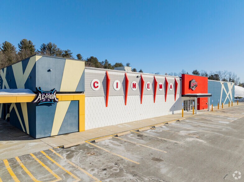 More Photos Of 140-150 Bridge St, Pelham General Retail For Lease