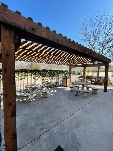 More Photos Of 4320 Marsh Ridge Rd, Carrollton Light Distribution For Lease