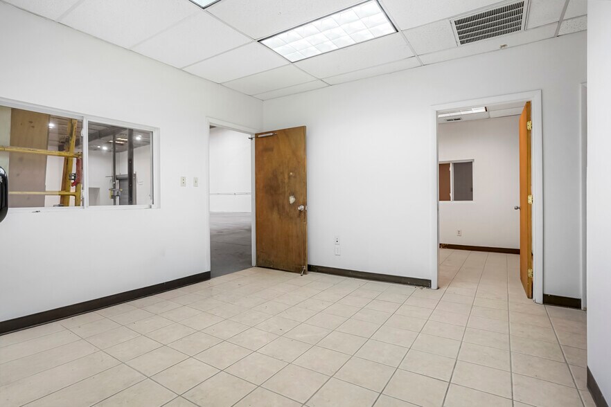 More Photos Of 5745 Monaco St, Commerce City Warehouse For Lease