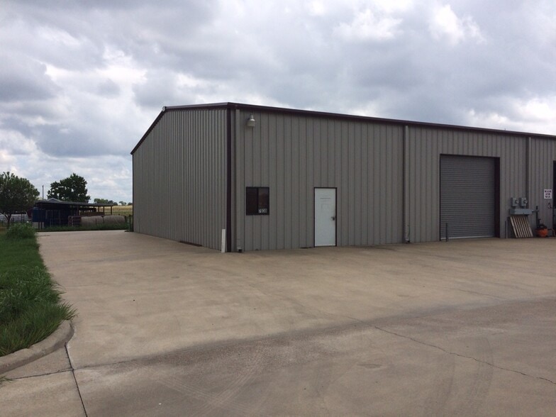 Primary Photo Of 7036-7038 Coyote Run, Bryan Warehouse For Lease