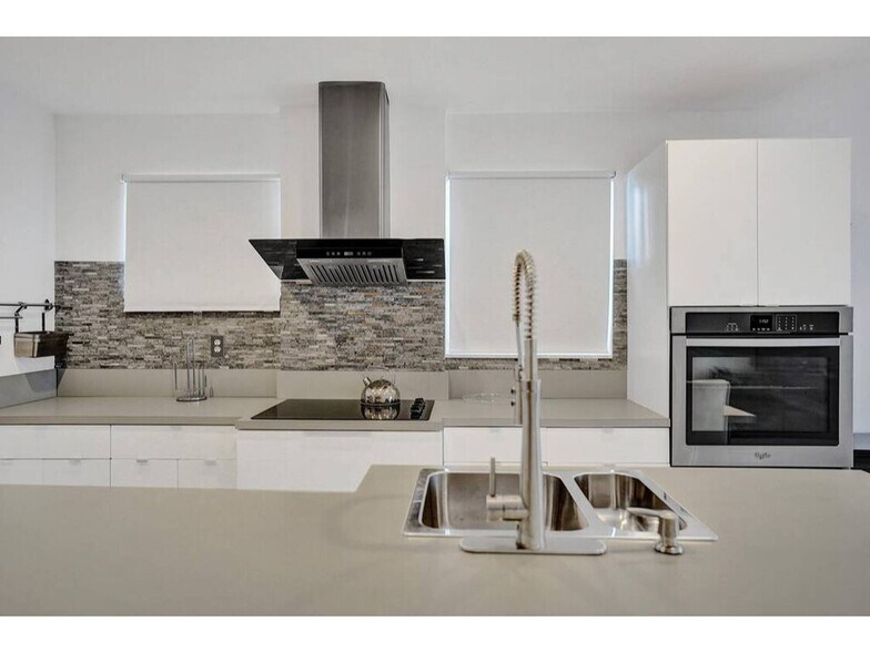 More Photos Of 3215 NE 7th St, Pompano Beach Apartments For Sale