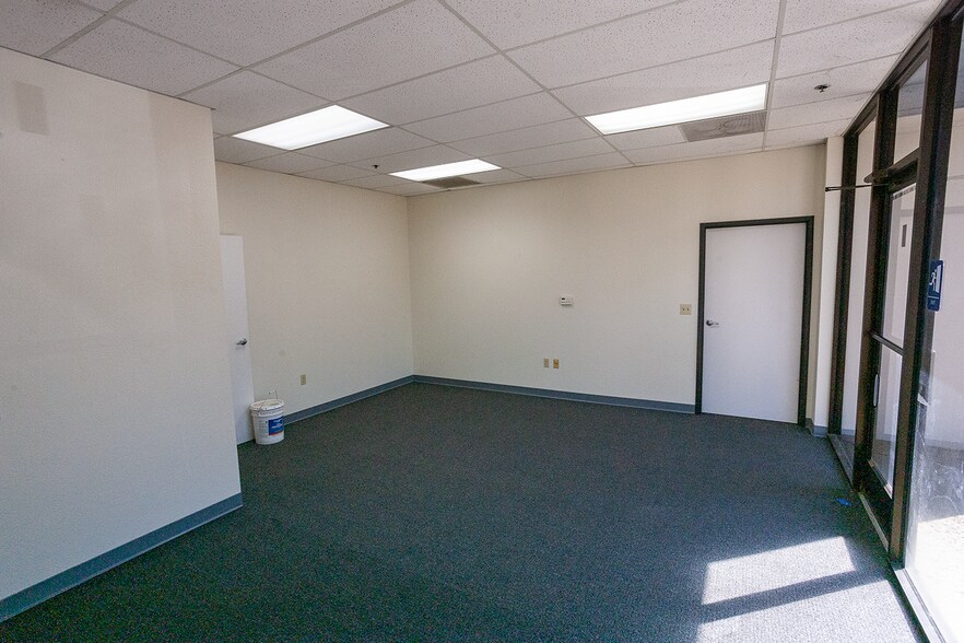 More Photos Of 11419 Sunrise Gold Cir, Rancho Cordova Warehouse For Lease