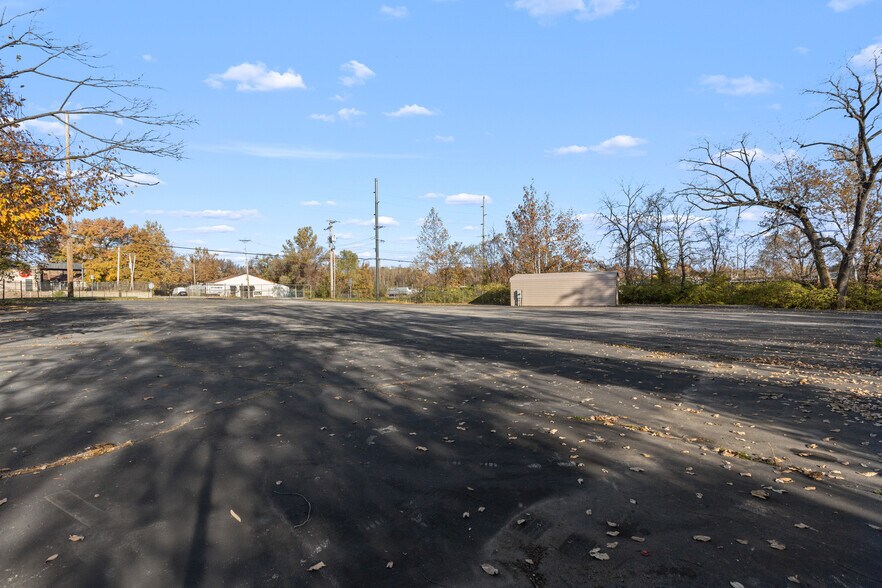 More Photos Of 7014 Saint Charles Rock Rd, Saint Louis Land For Sale