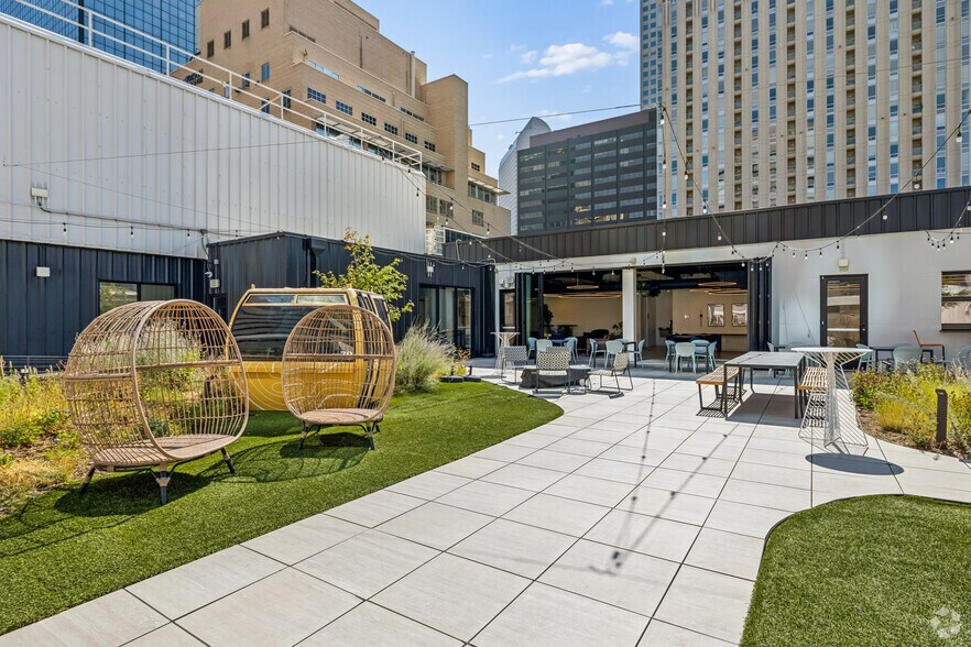 More Photos Of 1630 Welton St, Denver Office For Sale