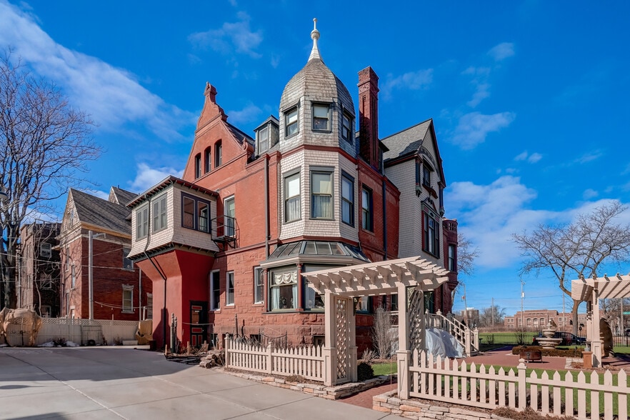 More Photos Of 3209 W Wells St, Milwaukee Hospitality For Sale