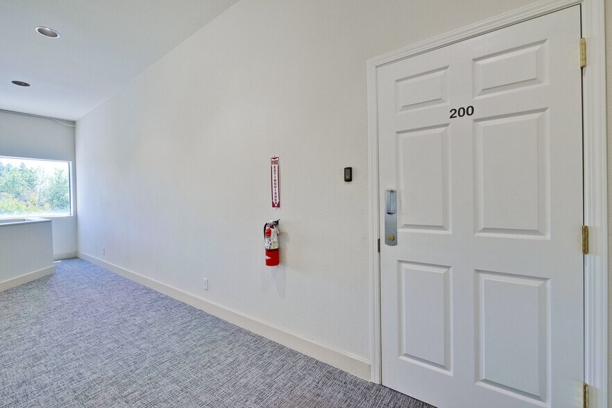 More Photos Of 853 Brown Rd, Fremont Research And Development For Lease