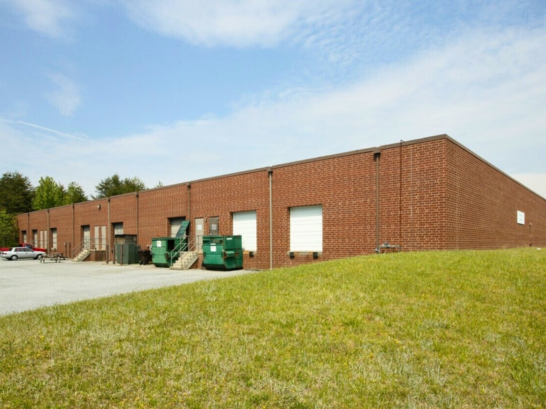 More Photos Of 615 Alton Pl, High Point Warehouse For Lease