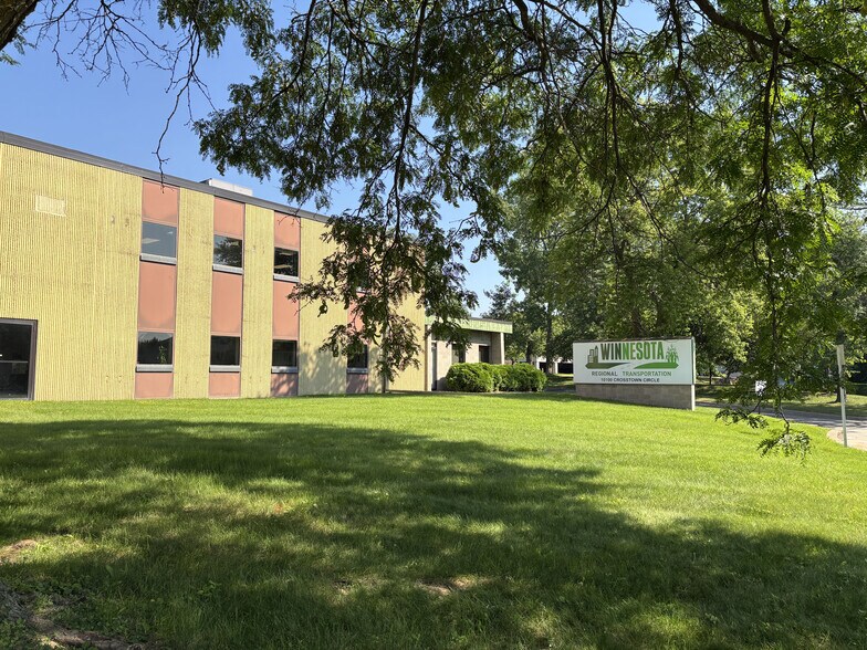 More Photos Of 10100 Crosstown Cir, Eden Prairie Warehouse For Sale