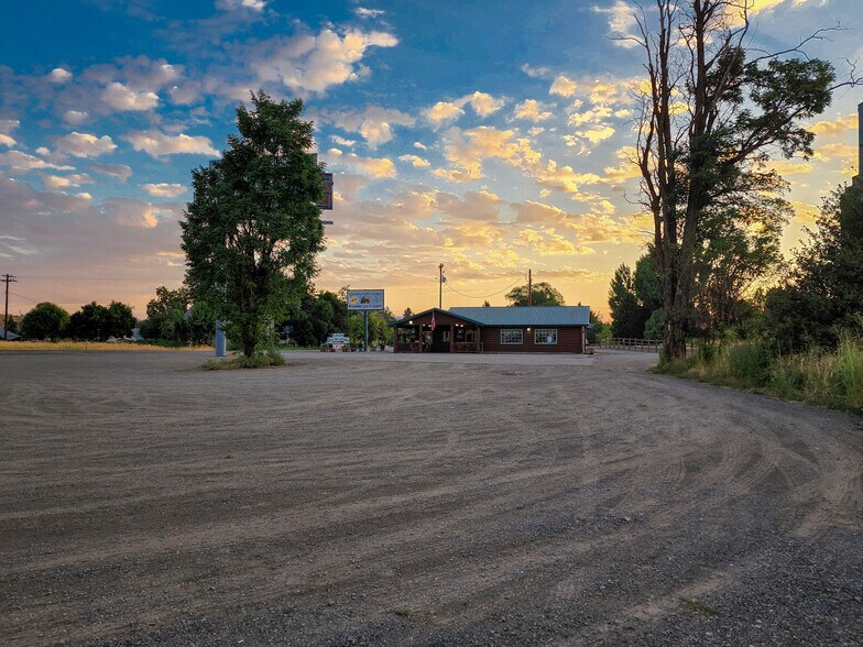More Photos Of 150 S Railroad St, Midvale Restaurant For Sale