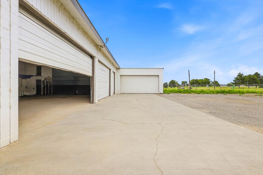 More Photos Of 2676 Van Giesen St, Richland Industrial For Sale