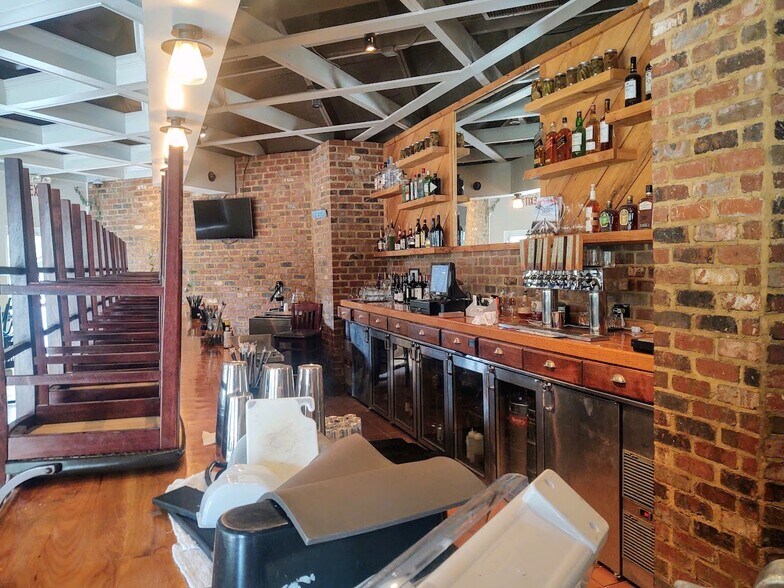 More Photos Of 21 Fairway Dr, Edisto Island Restaurant For Sale