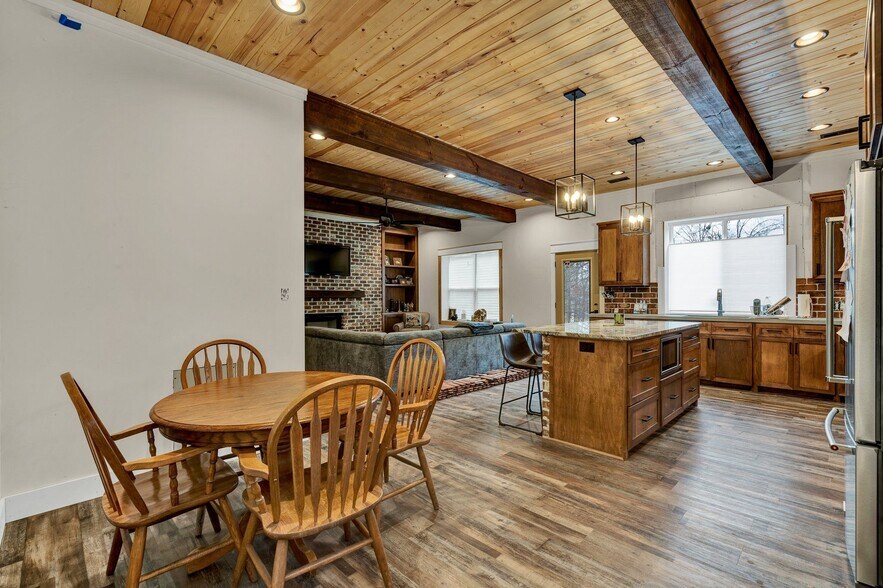 More Photos Of 1050 Whisperwood Trl NE, Cleveland Light Distribution For Sale