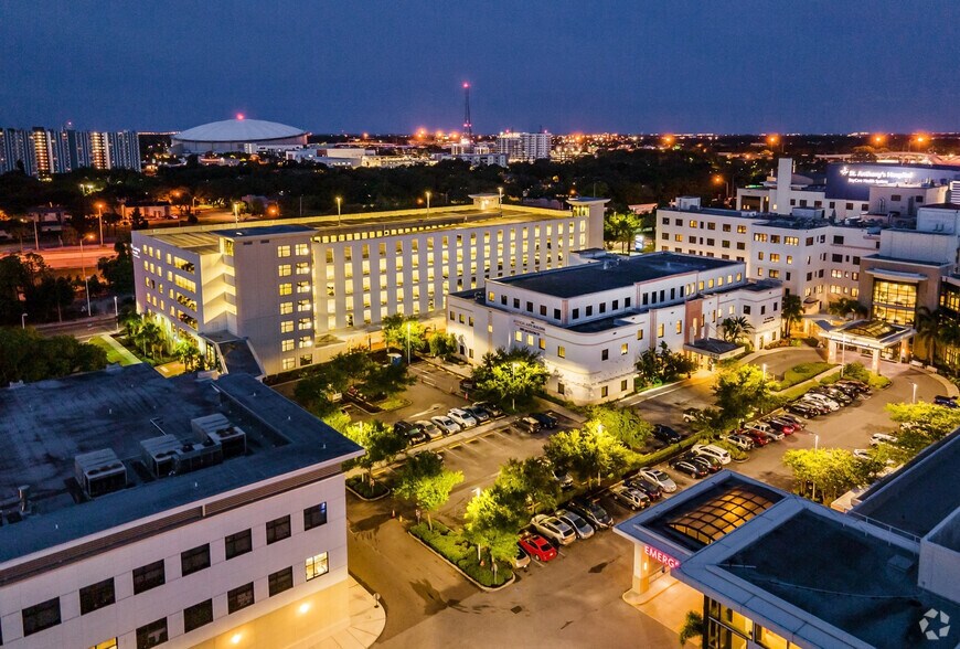 More Photos Of 560 Jackson St N, Saint Petersburg Medical For Lease