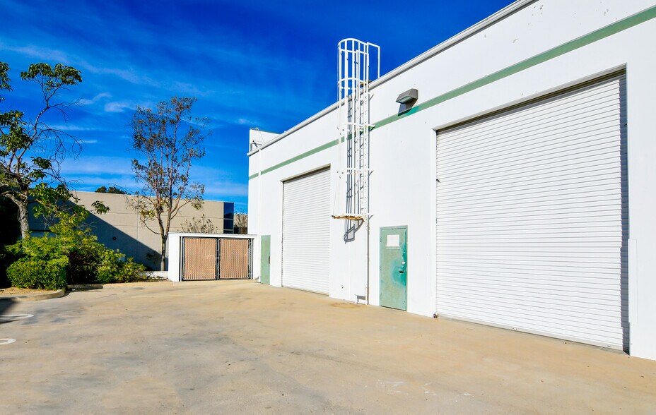 More Photos Of 12170 Tech Center Dr, Poway Manufacturing For Lease