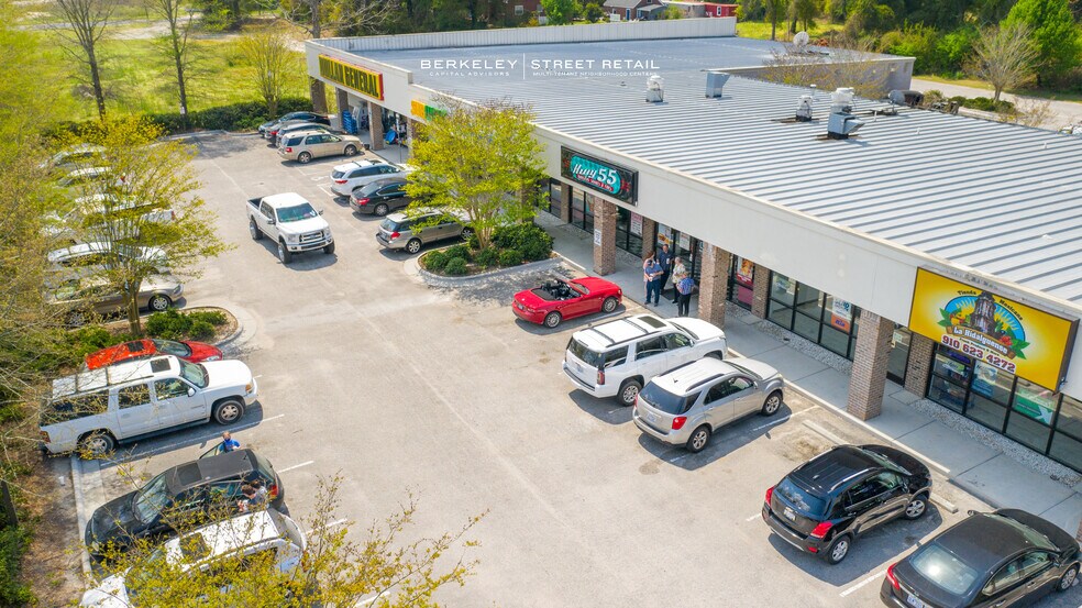 More Photos Of 6001 Castle Hayne Rd, Castle Hayne General Retail For Lease