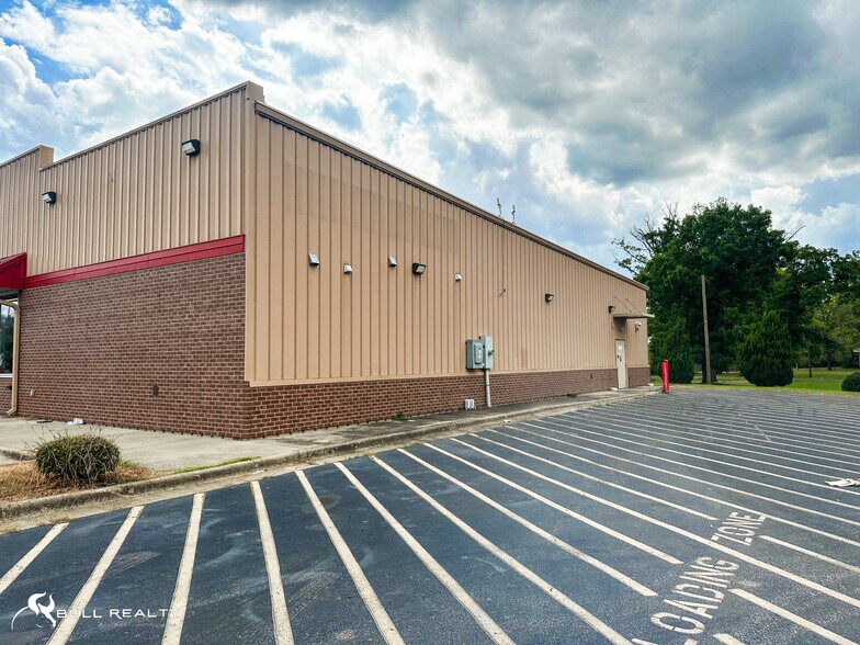 More Photos Of 4300 Vanderbilt Rd, Birmingham Freestanding For Sale