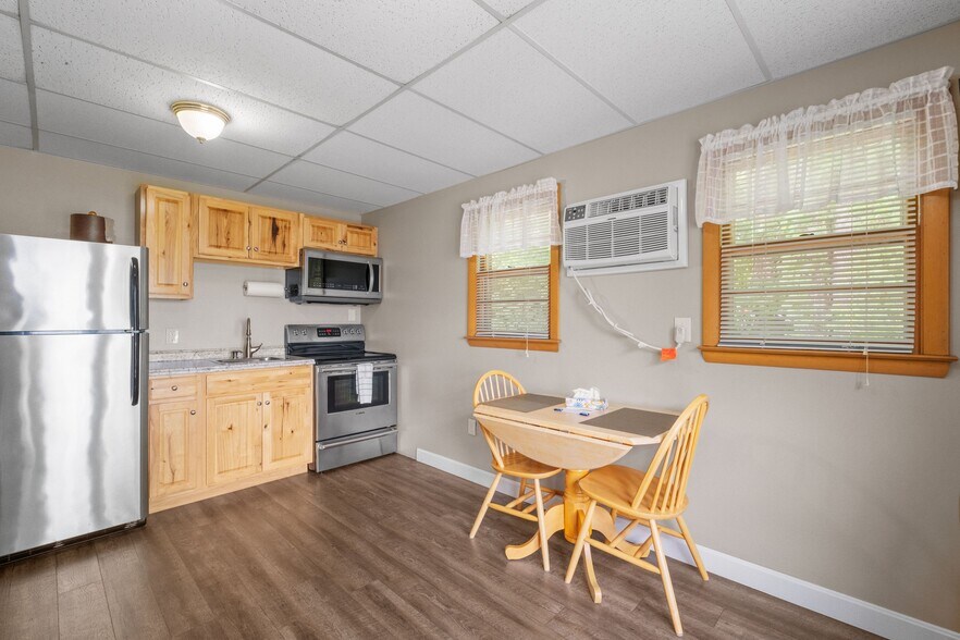 More Photos Of 291 Endicott St N, Laconia Hotel For Sale