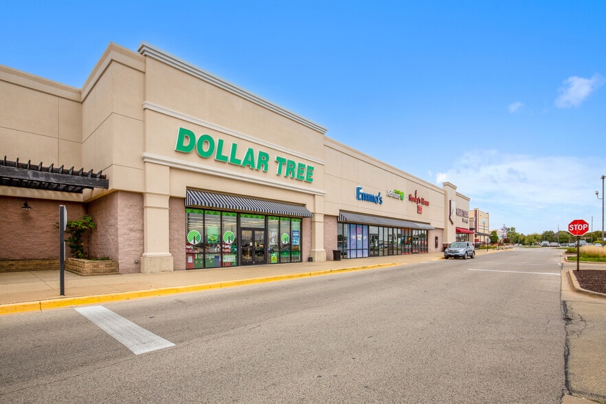 More Photos Of 1201-1335 Savoy Plaza Ln, Savoy General Retail For Lease