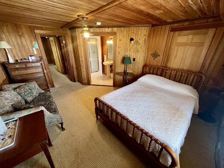 More Photos Of 155 Silver Lake Dr, Ocracoke Hospitality For Sale