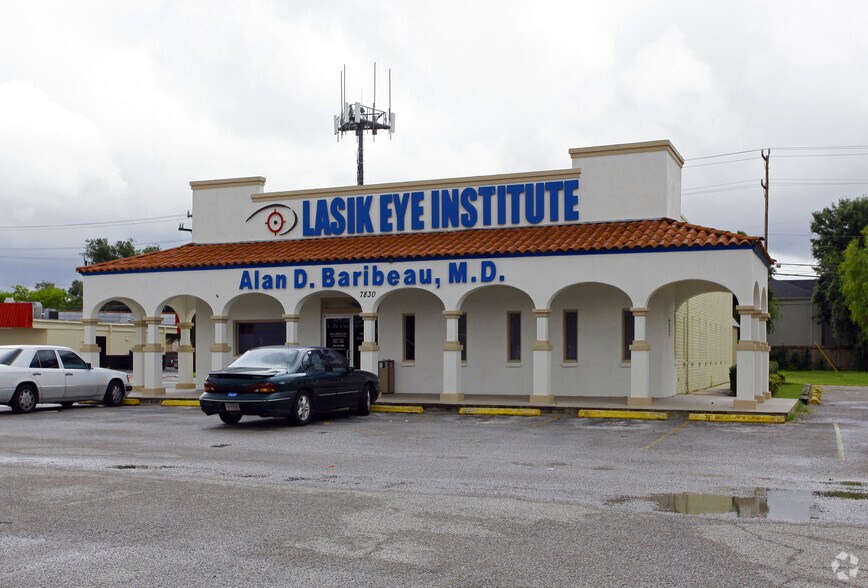 Primary Photo Of 7830 Louis Pasteur Dr, San Antonio Medical For Lease